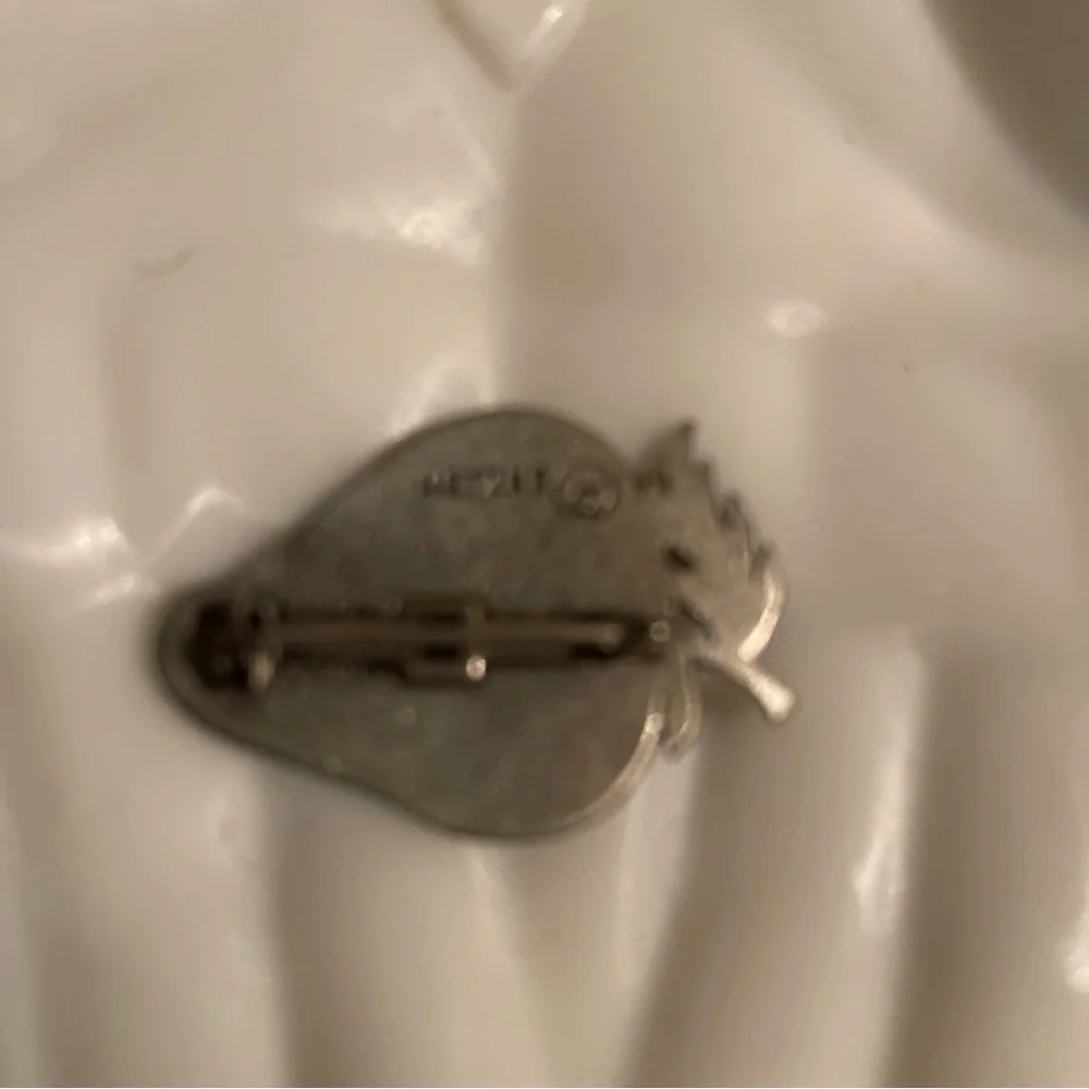 1970s pin Metzke Pewter Strawberry Brooch - Picture 5 of 7